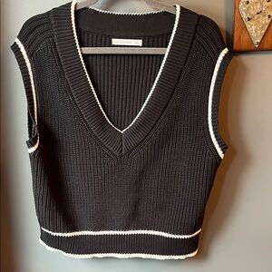 moon & madison Black and White Vest